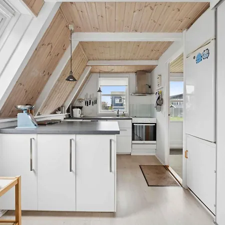 Lovely With Sea View Feriehus *