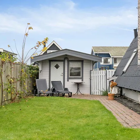 Feriehus Lovely With Sea View Torreso